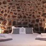 Fertimo - Authentic Cave Homes With Private Hot Tub * Éxo Goniá